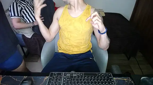 Snapshot of bossking017 chatting on 03-07-25, 08:22 bossking017 online show from 03-07-25, 08:22