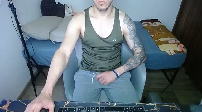 Snapshot of bossking017 chatting on 03-12-25, 12:36 bossking017 online show from 03-12-25, 12:36