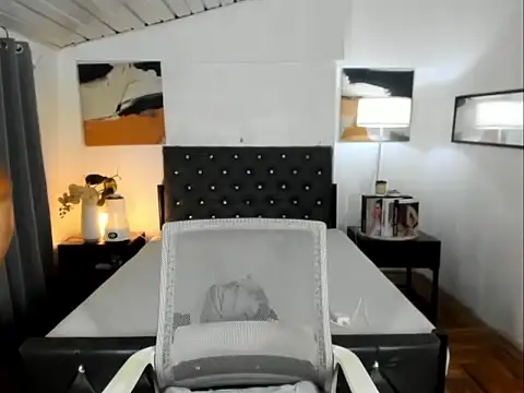 Snapshot of CallaWang chatting on 04-18-26, 07:58 CallaWang online show from 04-18-26, 07:58