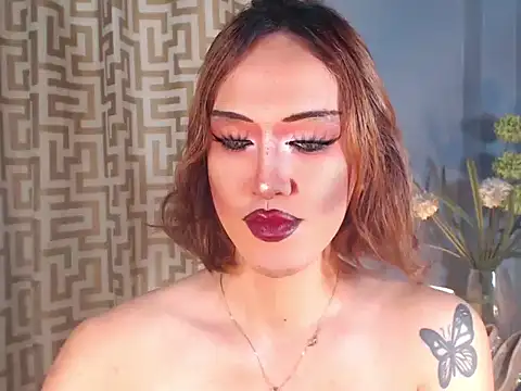 Snapshot of AleinaCroft chatting on 04-24-26, 12:18 AleinaCroft online show from 04-24-26, 12:18