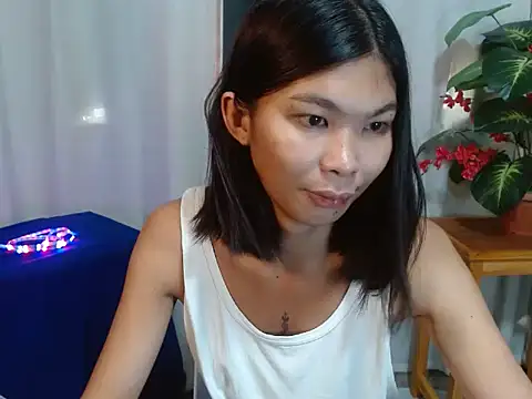 laura leeforever online show from 06-18-26, 02:12