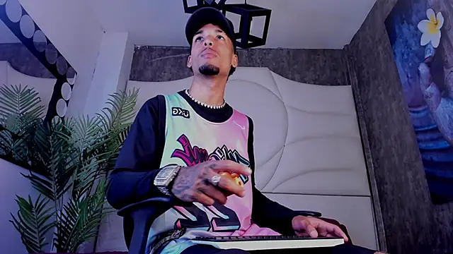 Thiagoferreti online show from 11-11-25, 07:47