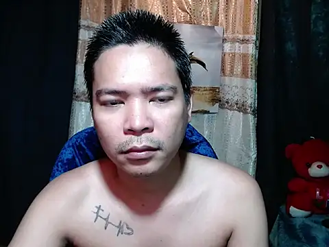 Snapshot of MANIACasianX chatting on 05-11-26, 05:43 MANIACasianX online show from 05-11-26, 05:43