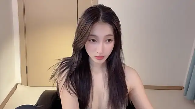 Seraphina-se online show from 10-18-25, 05:14