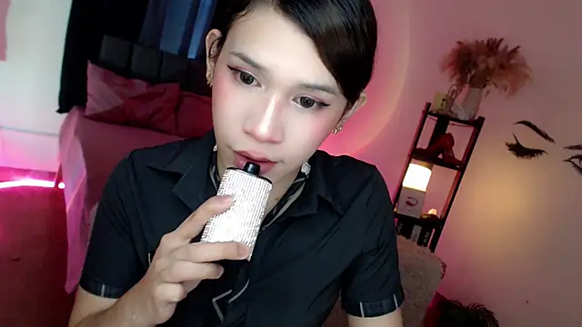 Snapshot of Veniceseduction chatting on 09-15-25, 03:39 Veniceseduction online show from 09-15-25, 03:39