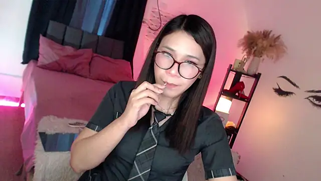 Snapshot of Veniceseduction chatting on 09-23-25, 06:38 Veniceseduction online show from 09-23-25, 06:38