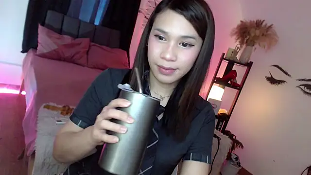 Snapshot of Veniceseduction chatting on 09-24-25, 04:49 Veniceseduction online show from 09-24-25, 04:49