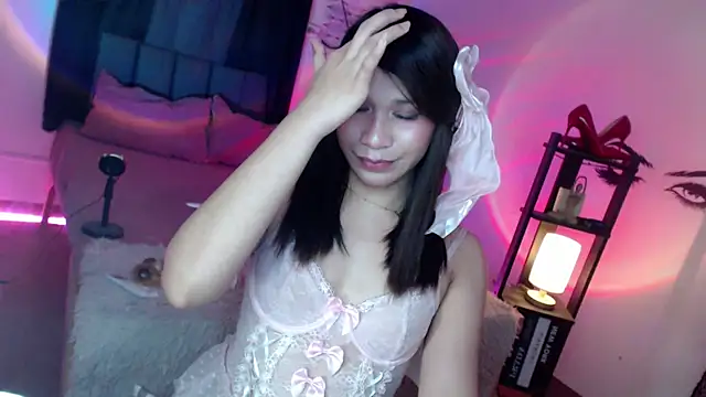 Snapshot of Veniceseduction chatting on 10-15-25, 12:49 Veniceseduction online show from 10-15-25, 12:49