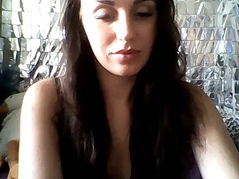 Qinini online show from 09-15-25, 07:19