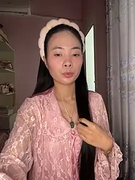 Snapshot of Dau-Tayy chatting on 11-30-25, 05:44 Dau-Tayy online show from 11-30-25, 05:44