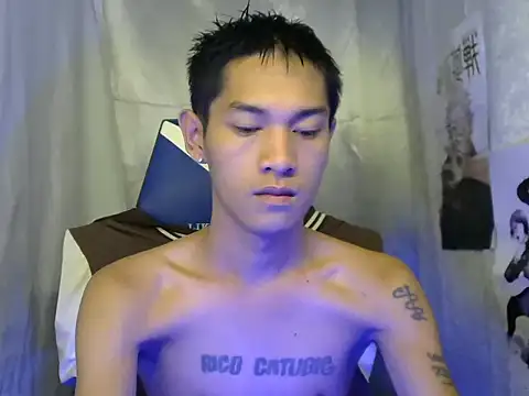 Snapshot of riks_tyler chatting on 10-06-25, 09:45 riks tyler online show from 10-06-25, 09:45