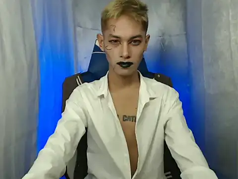 Snapshot of riks_tyler chatting on 10-27-25, 04:22 riks tyler online show from 10-27-25, 04:22