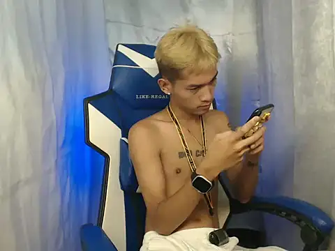 Snapshot of riks_tyler chatting on 11-05-25, 08:53 riks tyler online show from 11-05-25, 08:53