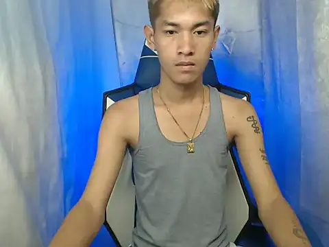 Snapshot of riks_tyler chatting on 11-06-25, 11:55 riks tyler online show from 11-06-25, 11:55