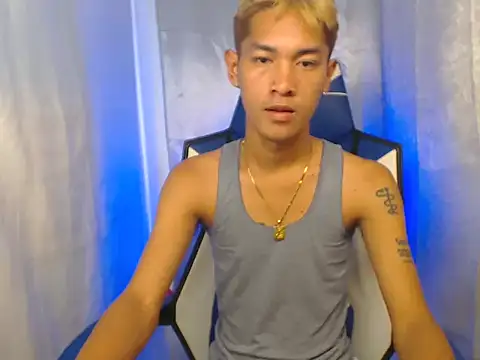 Snapshot of riks_tyler chatting on 11-07-25, 05:07 riks tyler online show from 11-07-25, 05:07