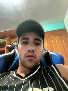 Snapshot of aavrdvh33 chatting on 11-12-25, 12:22 aavrdvh33 online show from 11-12-25, 12:22