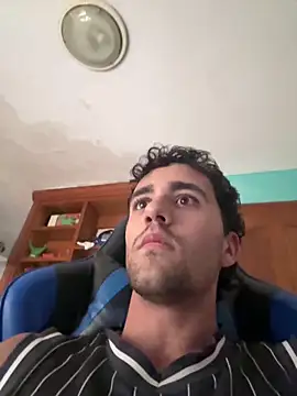 Snapshot of aavrdvh33 chatting on 11-13-25, 03:55 aavrdvh33 online show from 11-13-25, 03:55