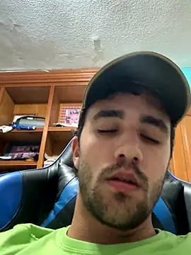 Snapshot of aavrdvh33 chatting on 11-21-25, 11:36 aavrdvh33 online show from 11-21-25, 11:36