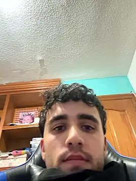 Snapshot of aavrdvh33 chatting on 01-10-26, 10:58 aavrdvh33 online show from 01-10-26, 10:58