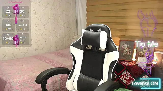 Snapshot of TssluttyNikka chatting on 11-19-25, 09:48 TssluttyNikka online show from 11-19-25, 09:48