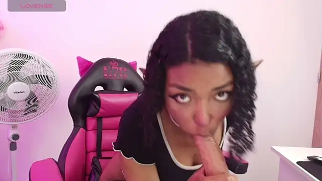 Sweett m00n online show from 10-01-25, 03:23