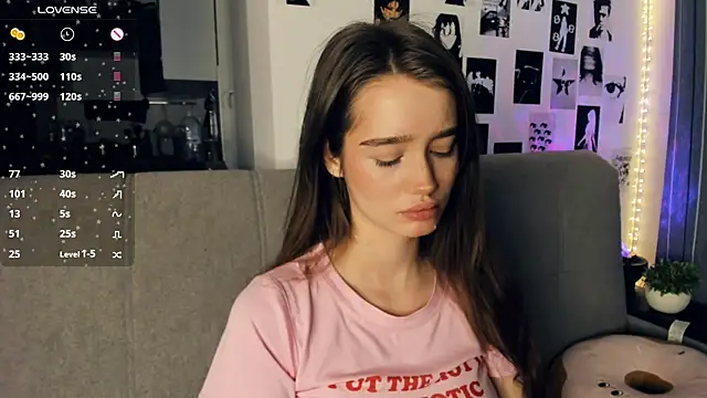 lovelyalivia online show from 12-21-25, 09:16