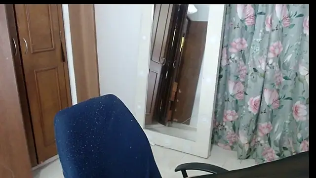 alejandralatina online show from 06-25-26, 03:50
