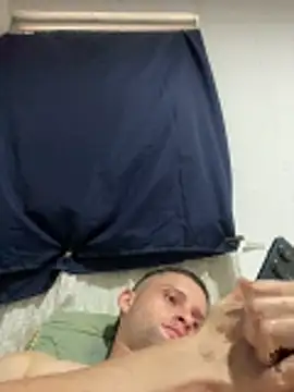 monocams online show from 04-05-26, 09:34