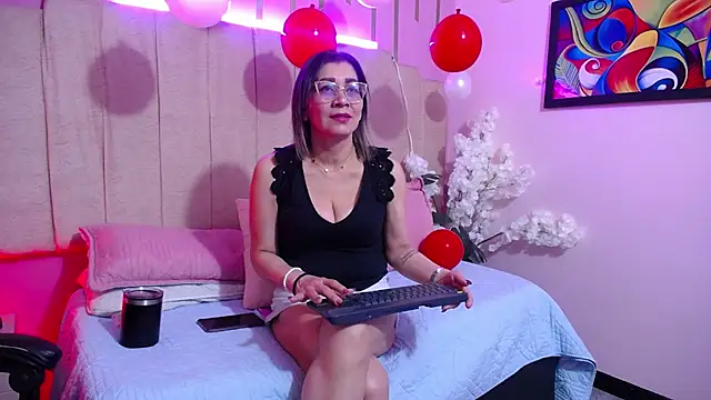 Snapshot of SexyLaddy__ chatting on 09-16-25, 02:18 SexyLaddy online show from 09-16-25, 02:18