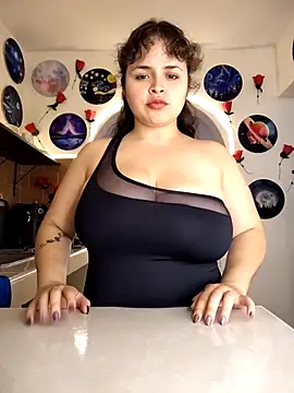 Snapshot of SeleneLuminari8 chatting on 09-18-25, 05:15 SeleneLuminari8 online show from 09-18-25, 05:15