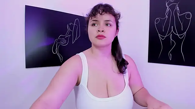 Snapshot of SeleneLuminari8 chatting on 10-05-25, 04:05 SeleneLuminari8 online show from 10-05-25, 04:05