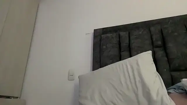 Sophia copper online show from 10-18-25, 03:42