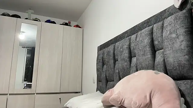 Sophia copper online show from 11-05-25, 03:39