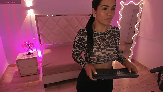 Rosalind tay online show from 04-04-26, 11:18