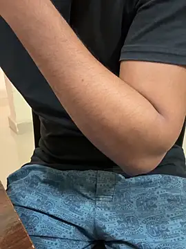 Snapshot of Saifq chatting on 11-05-25, 08:25 Saifq online show from 11-05-25, 08:25