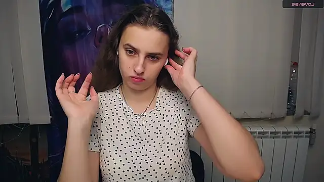 AmandaDimond  online show from 10-20-25, 08:15