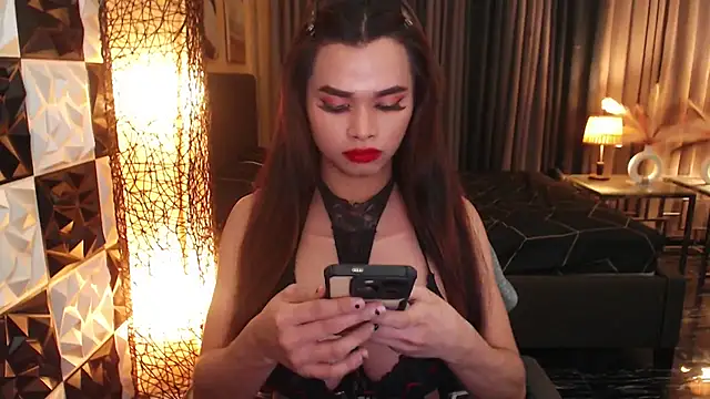 BigCockMaxineTS online show from 09-20-25, 05:58