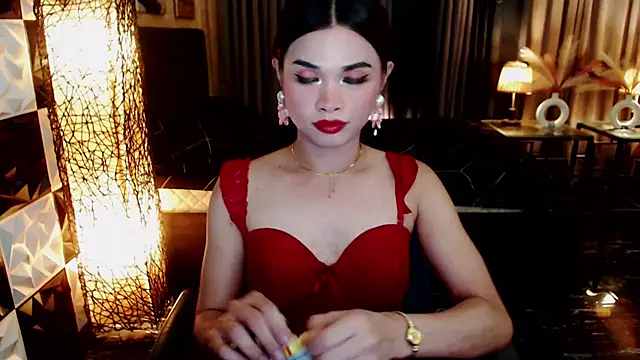 BigCockMaxineTS online show from 10-03-25, 09:50