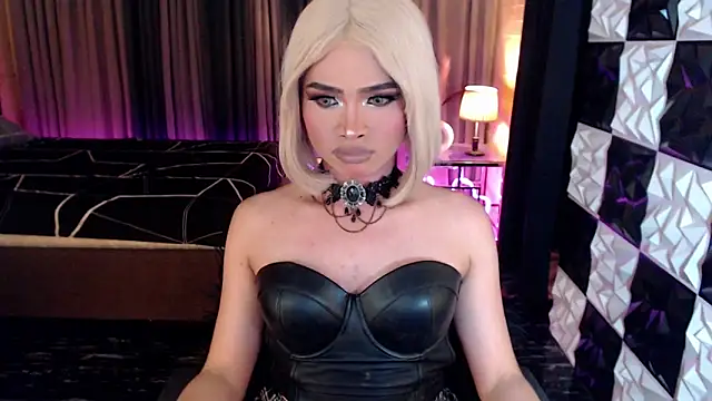 BigCockMaxineTS online show from 10-27-25, 05:39