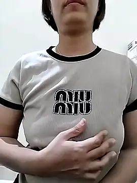 Snapshot of love_sexy090 chatting on 10-31-25, 12:33 love sexy090 online show from 10-31-25, 12:33