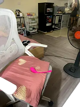 Snapshot of Mina048 chatting on 09-16-25, 12:50 Mina048 online show from 09-16-25, 12:50