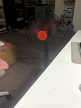 Snapshot of Mina048 chatting on 09-27-25, 06:02 Mina048 online show from 09-27-25, 06:02