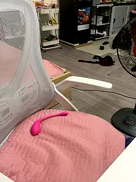 Snapshot of Mina048 chatting on 09-29-25, 06:29 Mina048 online show from 09-29-25, 06:29