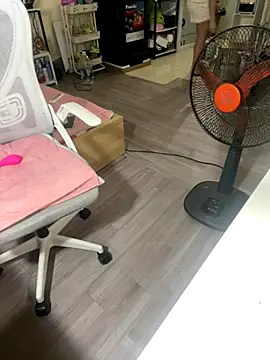 Snapshot of Mina048 chatting on 10-14-25, 04:30 Mina048 online show from 10-14-25, 04:30