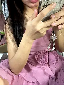 Snapshot of Mina048 chatting on 10-22-25, 04:40 Mina048 online show from 10-22-25, 04:40