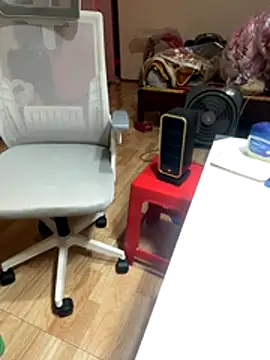 Snapshot of Mina048 chatting on 10-24-25, 09:49 Mina048 online show from 10-24-25, 09:49