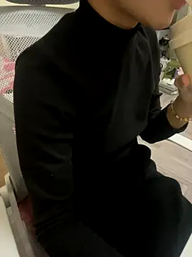 Snapshot of Mina048 chatting on 11-05-25, 12:43 Mina048 online show from 11-05-25, 12:43