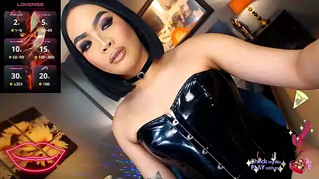 Snapshot of FridaHumphrey chatting on 09-25-25, 05:27 FridaHumphrey online show from 09-25-25, 05:27