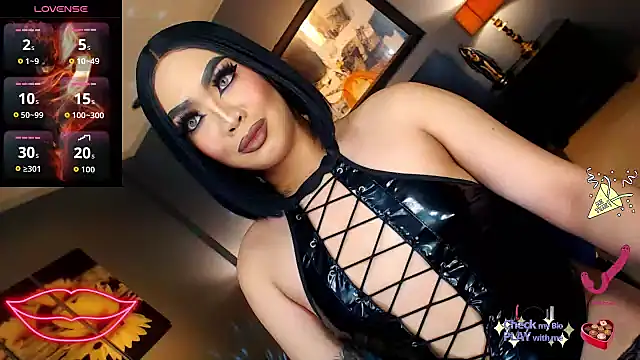 Snapshot of FridaHumphrey chatting on 10-16-25, 05:58 FridaHumphrey online show from 10-16-25, 05:58