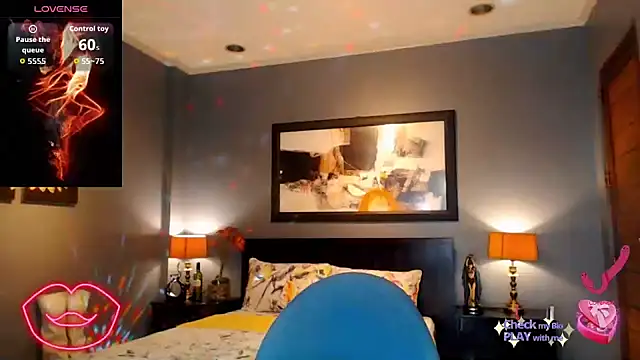 Snapshot of FridaHumphrey chatting on 02-23-26, 06:38 FridaHumphrey online show from 02-23-26, 06:38